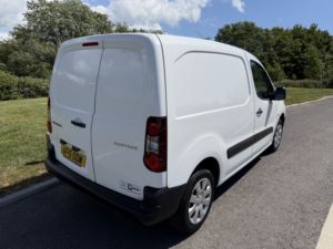 2015 Peugeot Partner 1.6 Hdi 625 Professional in White — image 4