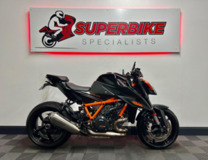 2020 Ktm 1290 Super Duke R 1290 X-Ring Euro 4 in Black — image 2