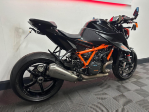 2020 Ktm 1290 Super Duke R 1290 X-Ring Euro 4 in Black — image 6