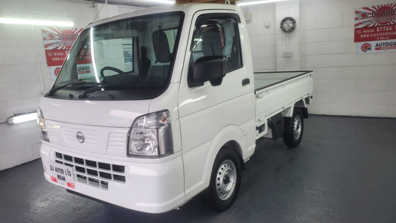 2024 Nissan Pickup Clipper Nt 100 MINI Pick Up 660cc 4WD in White — image 1