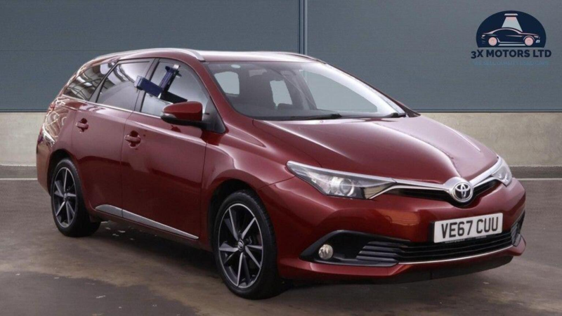 2017 Toyota Auris 1.2 Vvt-I Design Touring Sports Euro 6 (s/s) 5dr (safety Sense) in Red — image 1