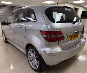 2009 Mercedes-Benz B Class 1.7 B170 Sport MPV 5dr Petrol CVT (175 G/km, 116 Bhp) in Multicolour — image 3