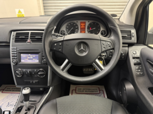 2009 Mercedes-Benz B Class 1.7 B170 Sport MPV 5dr Petrol CVT (175 G/km, 116 Bhp) in Multicolour — image 6