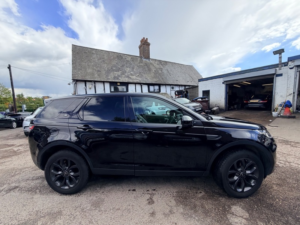 2019 Land Rover Discovery Sport Td4 Landmark in Black — image 2
