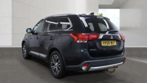 2016 Mitsubishi Outlander 2.2 Di-D 3 in Black — image 3