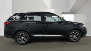 2016 Mitsubishi Outlander 2.2 Di-D 3 in Black — image 6
