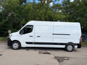 2020 Renault Master 2.3 Dci 35 Business Fwd Lwb Medium Roof Euro 6 4dr in White — image 4