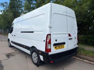 2020 Renault Master 2.3 Dci 35 Business Fwd Lwb Medium Roof Euro 6 4dr in White — image 5
