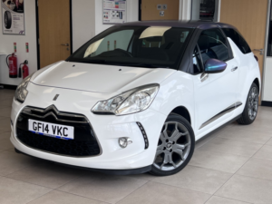 2014 Citroen Ds3 1.6 E-Hdi Airdream Dstyle Plus in White — image 3