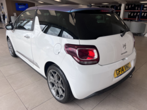 2014 Citroen Ds3 1.6 E-Hdi Airdream Dstyle Plus in White — image 6