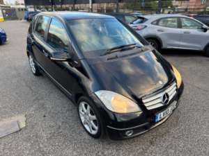 2010 Mercedes-Benz A Class 2.0 A180 Cdi Avantgarde Se CVT 5dr in Black — image 5