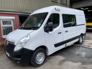 2018 Vauxhall Movano 2.3 Cdti 3500 Mess Van Crewcab in White — image 2