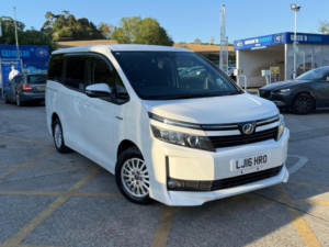2025 Toyota Noah Toyota Noah Voxy Hybrid Auto 1.8 Petrol in White — image 4