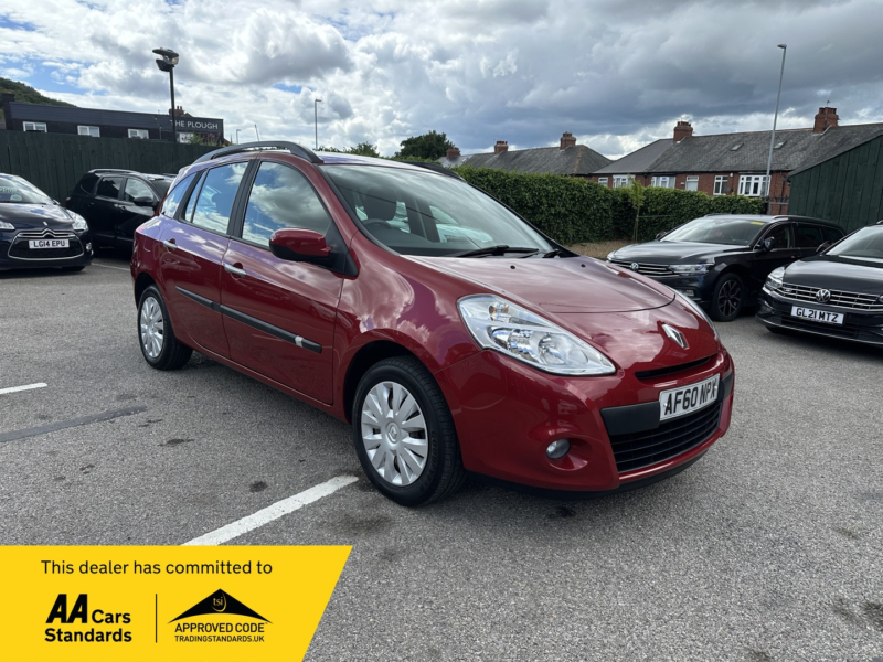 2011 Renault Clio 1.6 Vvt Expression in Red — image 1