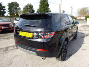 2018 Land Rover Discovery Sport 2.0 Td4 Hse Auto 4WD Euro 6 (s/s) 5dr in Black — image 4
