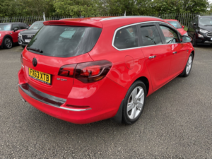 2013 Vauxhall Astra 2.0 Cdti Sri in Red — image 6