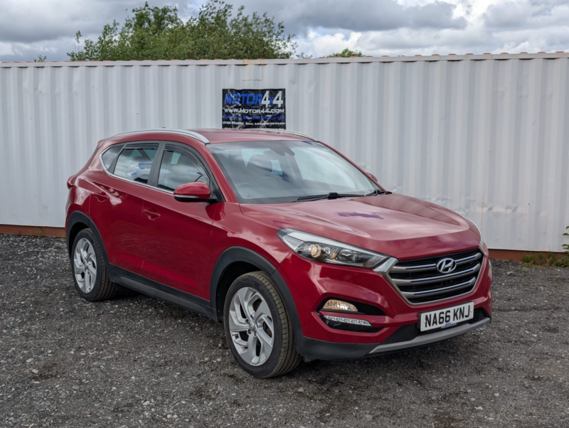 2016 Hyundai Tucson 2.0 Tucson Prem 2.0 D 136ps 4WD in Red — image 1