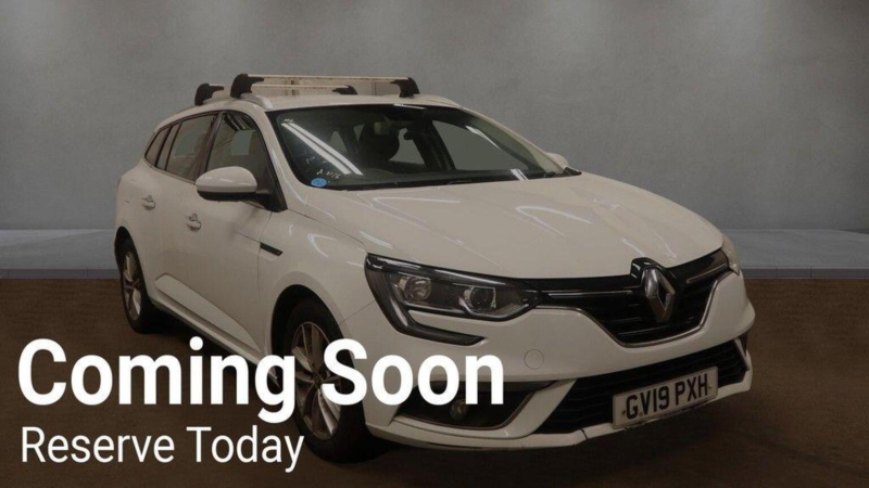 2019 Renault Megane 1.5 Blue Dci Play Sport Tourer Edc Euro 6 (s/s) 5dr in White — image 1