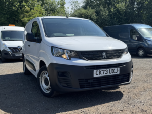 2023 Peugeot Partner 1.5 Partner Standard 1000 Professional Premium+ Bhdi 100 S&s Manual in White — image 4