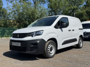 2023 Peugeot Partner 1.5 Partner Standard 1000 Professional Premium+ Bhdi 100 S&s Manual in White — image 6