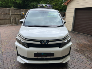 2014 Toyota Voxy 1.8 Hybrid Synergy Drive Auto 7 Seater in White — image 2