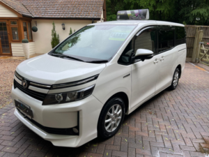 2014 Toyota Voxy 1.8 Hybrid Synergy Drive Auto 7 Seater in White — image 3