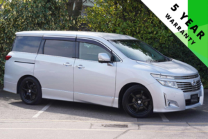 2011 Nissan Elgrand 3.5 V6 Highway Star 5dr 7 Seats in Silver — image 1