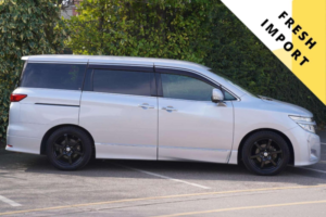 2011 Nissan Elgrand 3.5 V6 Highway Star 5dr 7 Seats in Silver — image 2