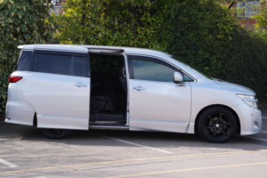 2011 Nissan Elgrand 3.5 V6 Highway Star 5dr 7 Seats in Silver — image 3