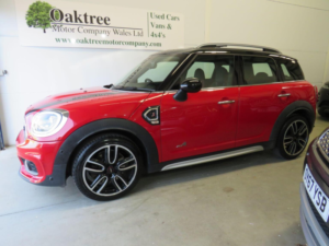 2017 MINI Countryman 2.0 Cooper Sd Auto All4 Euro 6 (s/s) 5dr in Red — image 3