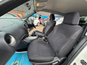 2012 Nissan Juke 1.6 Acenta Premium Euro 5 (s/s) 5dr in White — image 5