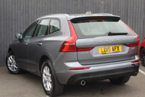 2019 Volvo Xc60 2.0 Momentum Pro D4 AWD in Grey — image 2