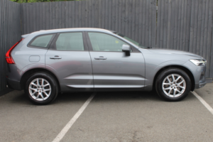 2019 Volvo Xc60 2.0 Momentum Pro D4 AWD in Grey — image 6