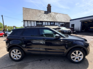 2018 Land Rover Range Rover Evoque Ed4 Se Tech in Black — image 3