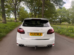 2014 Porsche Cayenne 4.2 Td V8 S SUV 5dr Diesel Tiptronics 4WD Euro 5 (s/s) (382 Ps) in White — image 4