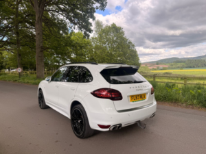 2014 Porsche Cayenne 4.2 Td V8 S SUV 5dr Diesel Tiptronics 4WD Euro 5 (s/s) (382 Ps) in White — image 5