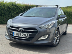 2017 Hyundai I30 1.4 Blue Drive Se Euro 6 (s/s) 5dr in Grey — image 2