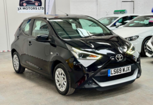 2020 Toyota Aygo 1.0 Vvt-I X-Play Euro 6 5dr in Black — image 2