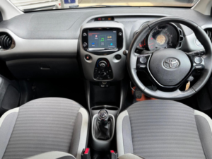 2020 Toyota Aygo 1.0 Vvt-I X-Play Euro 6 5dr in Black — image 4