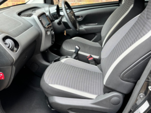 2020 Toyota Aygo 1.0 Vvt-I X-Play Euro 6 5dr in Black — image 5