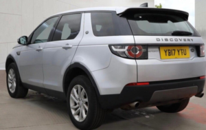 2017 Land Rover Discovery Sport 2.0 Td4 Se Tech Auto 4WD Euro 6 (s/s) 5dr in Silver — image 4