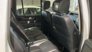 2016 Land Rover Discovery 4 3.0 Sd V6 Landmark Auto 4WD Euro 6 (s/s) 5dr in White — image 4