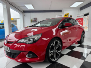 2015 Vauxhall Astra Gtc 1.6i Turbo Limited Edition Euro 6 (s/s) 3dr in Red — image 3