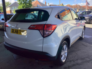 2016 Honda Hr-V 1.6 I-Dtec S Euro 6 (s/s) 5dr in White — image 4