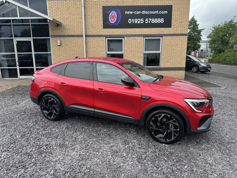 2024 Renault Arkana 1.6 Esprit Alpine E-Tech Full Hybrid 145 My24 in Red — image 1