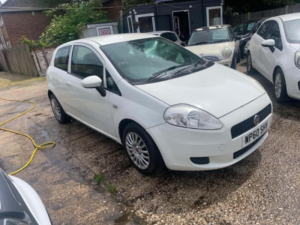 2010 Fiat Grande Punto 1.4 Sound Euro 4 3dr in White — image 3