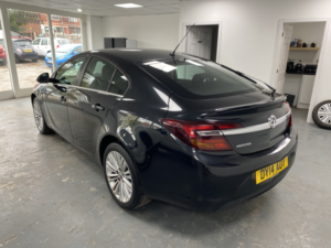 2014 Vauxhall Insignia 1.8 16v Design in Black — image 4