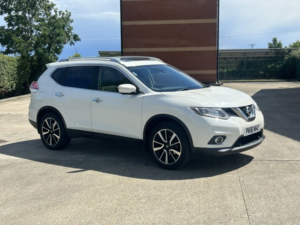 2016 Nissan Juke 1.2 Dig-T Tekna in Black — image 2