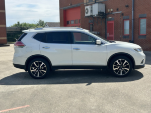 2016 Nissan Juke 1.2 Dig-T Tekna in Black — image 3