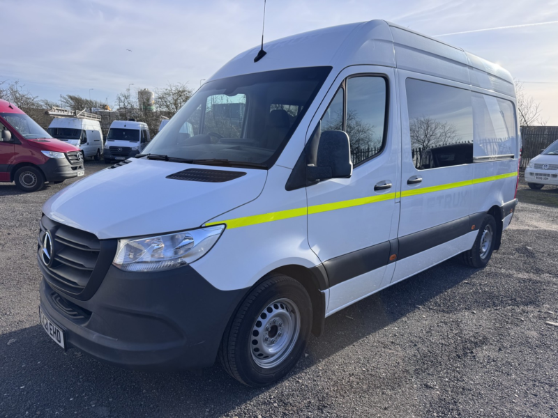 2021 Mercedes-Benz Sprinter 315 Welfare Van. Toilet. 63k. Crew Van 7 Seats. Rwd. Hot Water. Diesel Heater. 7 Seats. 240v Power. in White — image 1